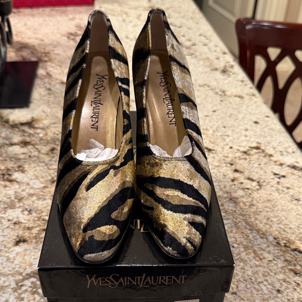 Yves Saint Laurent Black & Gold Zebra-Print Pointed Pumps Vintage, NEWwbox sz8